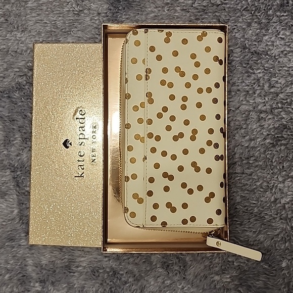 Kate Spade Wallet - Picture 2 of 3